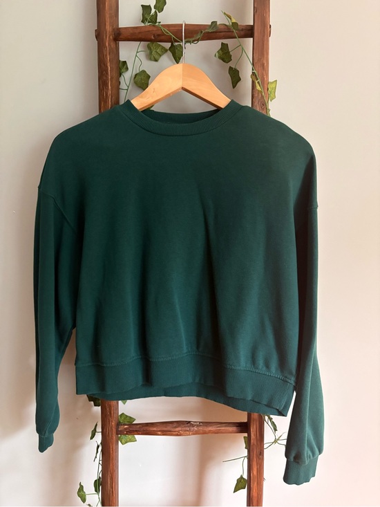 H&M Sweaters - H&M Dark Green Crewneck Sweater